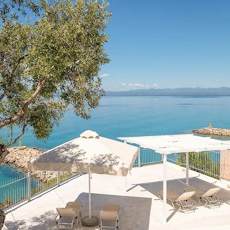 Pouletis Family Apartments - Akroyali Seaview Getaways Kalamáta Buitenkant foto