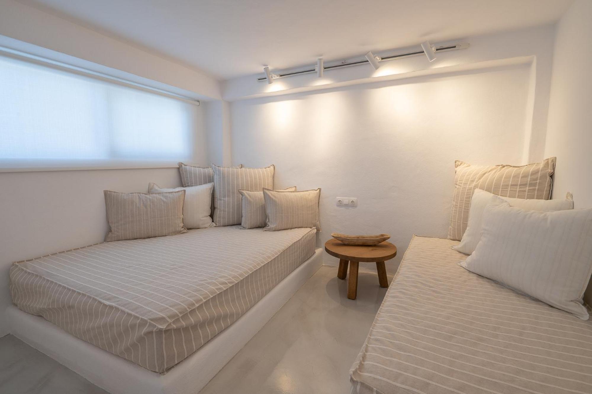 Pouletis Family Apartments - Akroyali Seaview Getaways Kalamáta Buitenkant foto