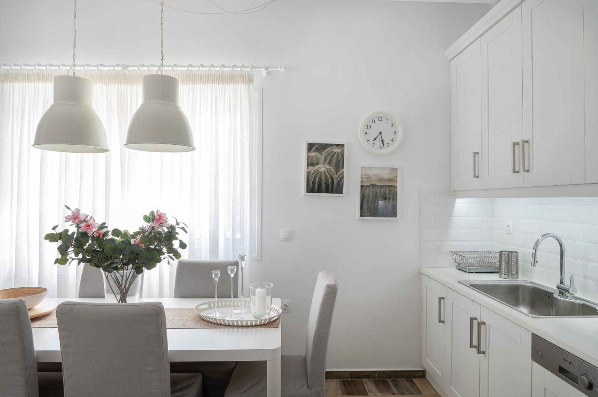 Pouletis Family Apartments - Akroyali Seaview Getaways Kalamáta Buitenkant foto