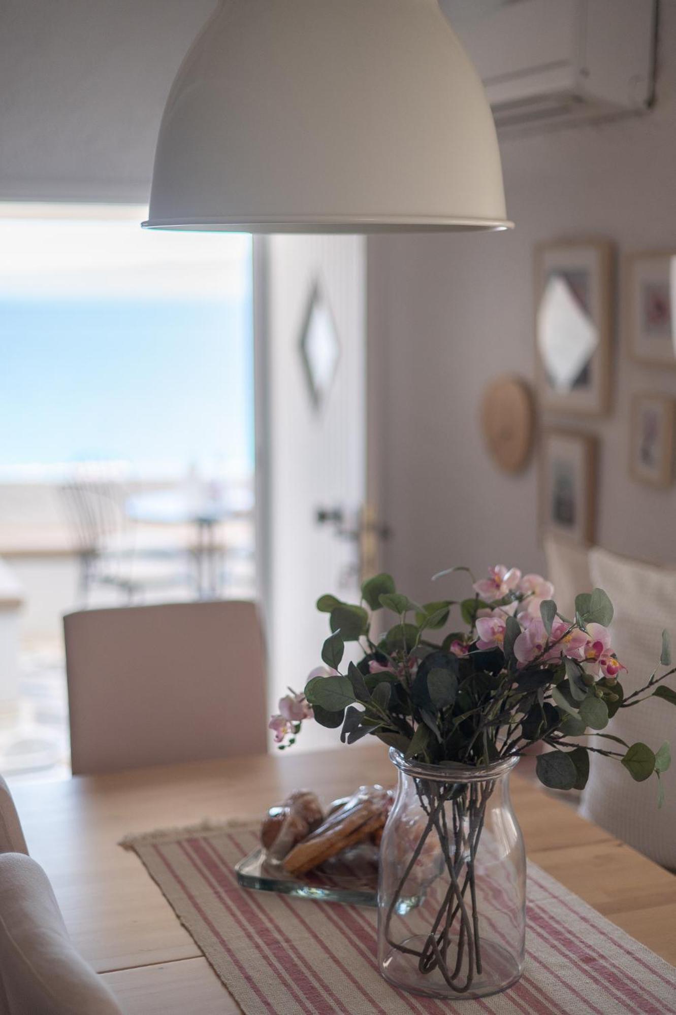 Pouletis Family Apartments - Akroyali Seaview Getaways Kalamáta Buitenkant foto