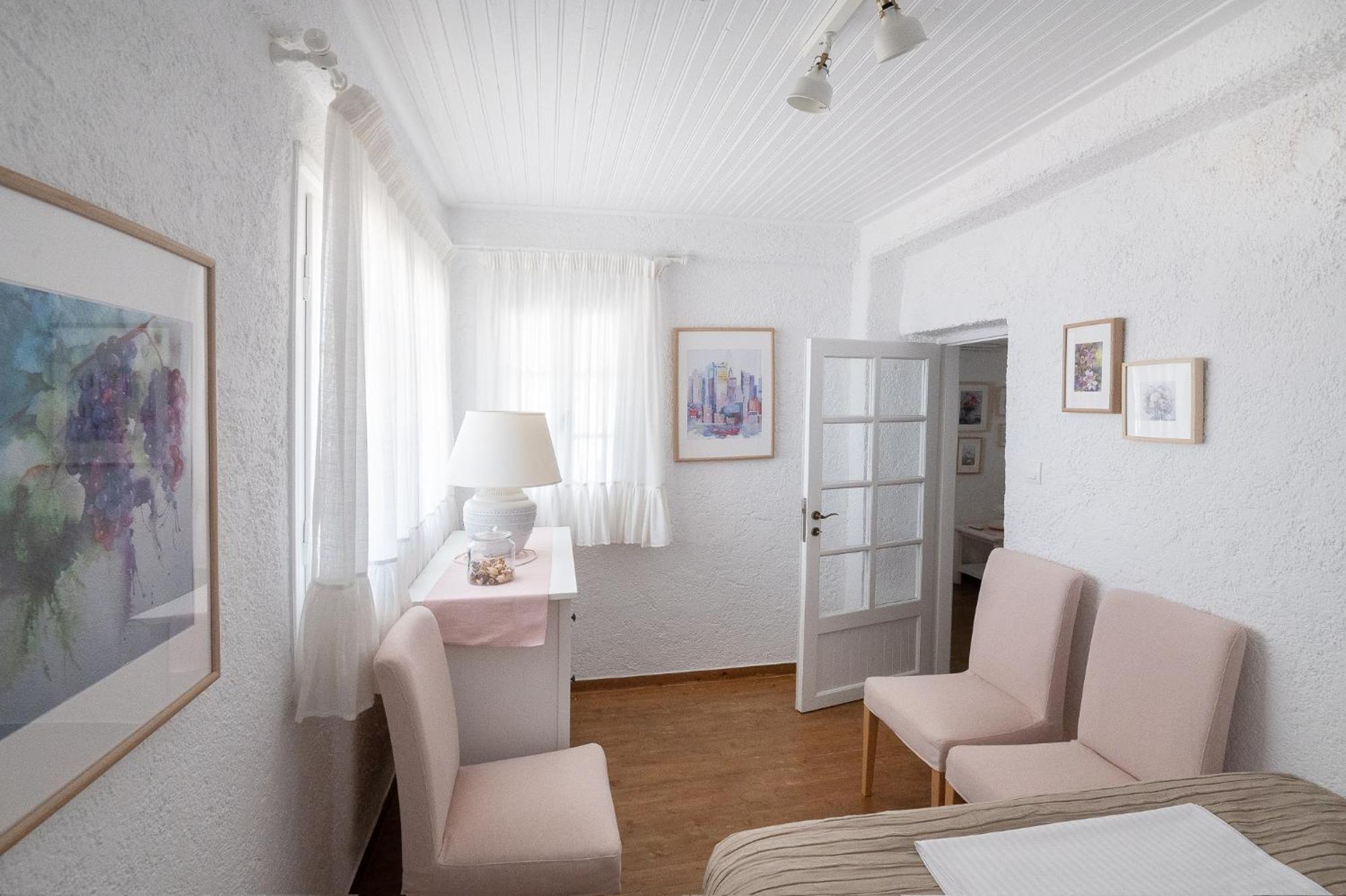 Pouletis Family Apartments - Akroyali Seaview Getaways Kalamáta Buitenkant foto